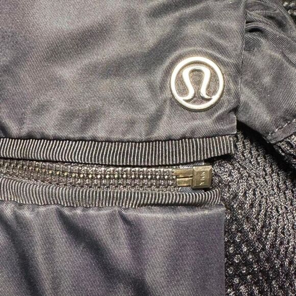 Lululemon Black Drawstring Backpack Gym Sack Lightweight Nylon Bag with Zip Pock - Picture 5 of 6